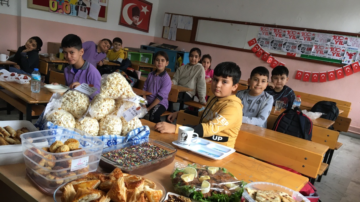 Okulumuzda Tutum ,Yatırım ve Türk Malları Haftası Etkinlikleri